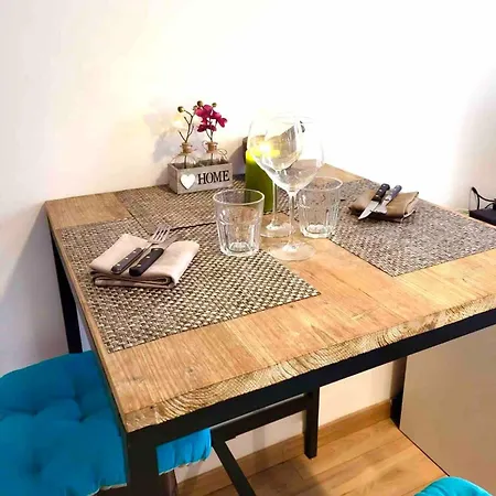 T1 Centre - Ideal Couple & Amis - Confort - Wifi - Calme - Climatisation - Coin Terrasse Appartamento